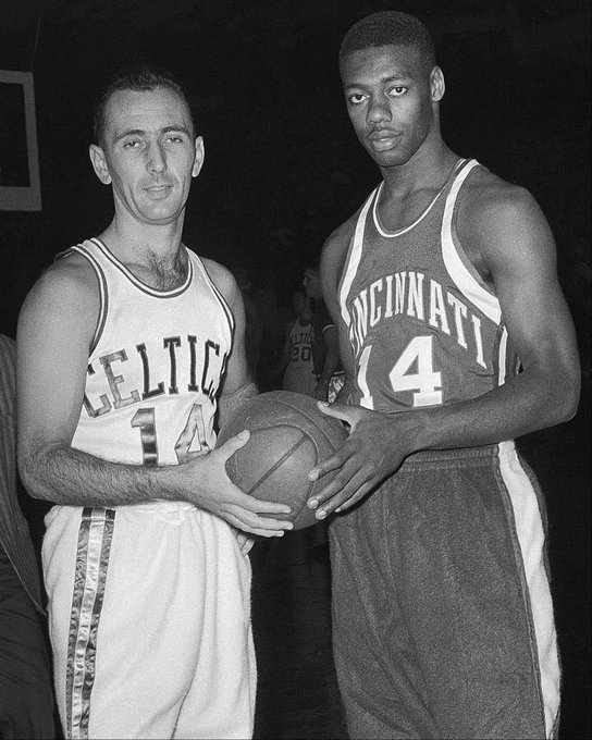 官方：法兰克福签下日本国脚堂安律；据悉转会费2100+100万欧